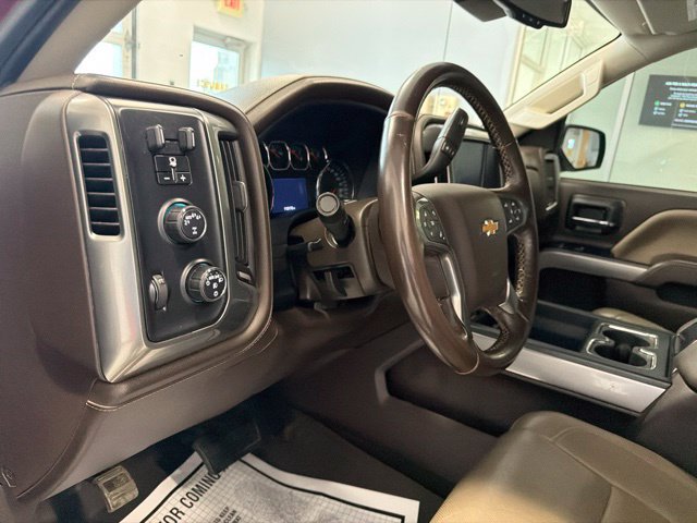 Used 2018 Chevrolet Silverado 1500 LTZ Z71 w/ LTZ Plus Package AWD/4WD image 18