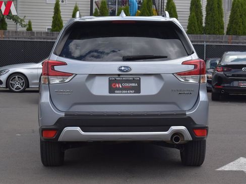 Used 2022 Subaru Forester Touring image 4