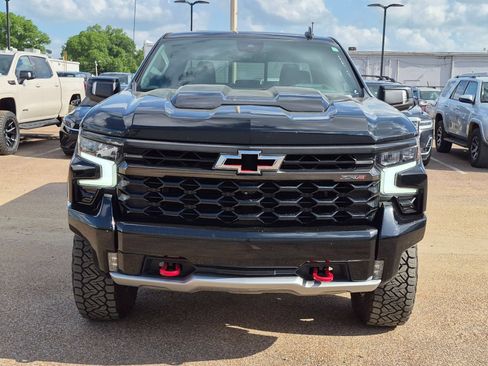 Used 2023 Chevrolet Silverado 1500 ZR2 w/ Technology Package AWD/4WD image 8