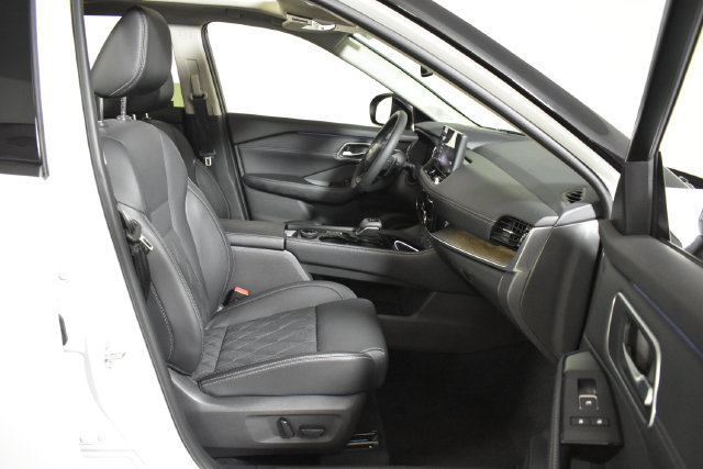 Certified 2026 Nissan Rogue Platinum w/ Platinum Premium Package AWD/4WD image 38