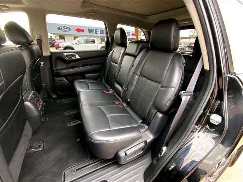 Used 2019 Nissan Pathfinder Platinum image 20