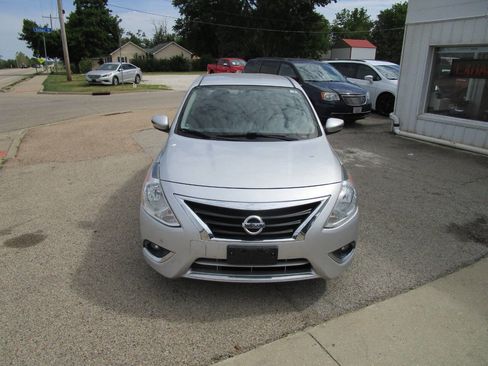Used 2016 Nissan Versa FWD image 8