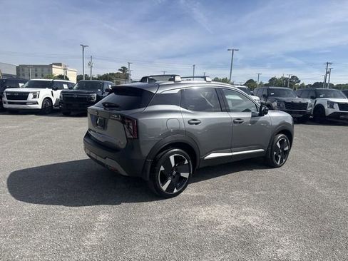 New 2026 Nissan Kicks SR FWD image 5
