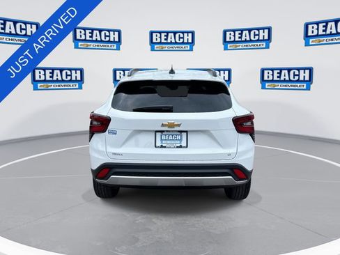 New 2026 Chevrolet Trax LT w/ LT Convenience Package FWD image 6