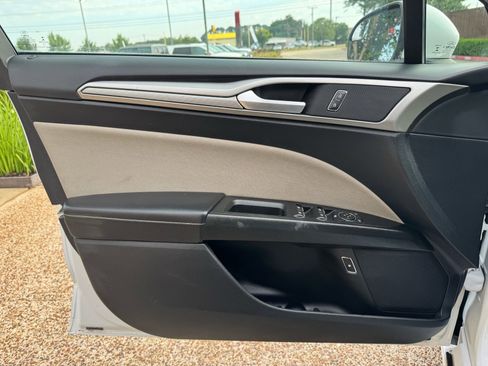 Used 2018 Ford Fusion S FWD image 21