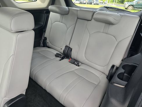 Certified 2024 Honda Pilot Touring image 10
