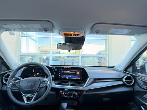 Used 2025 Chevrolet Trax ACTIV w/ Driver Confidence Package image 20