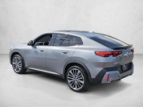 New 2026 BMW X2 xDrive28i w/ Convenience Package image 9