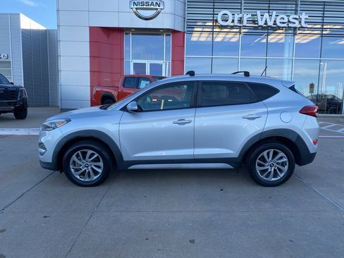 Used 2017 Hyundai Tucson SE image 2