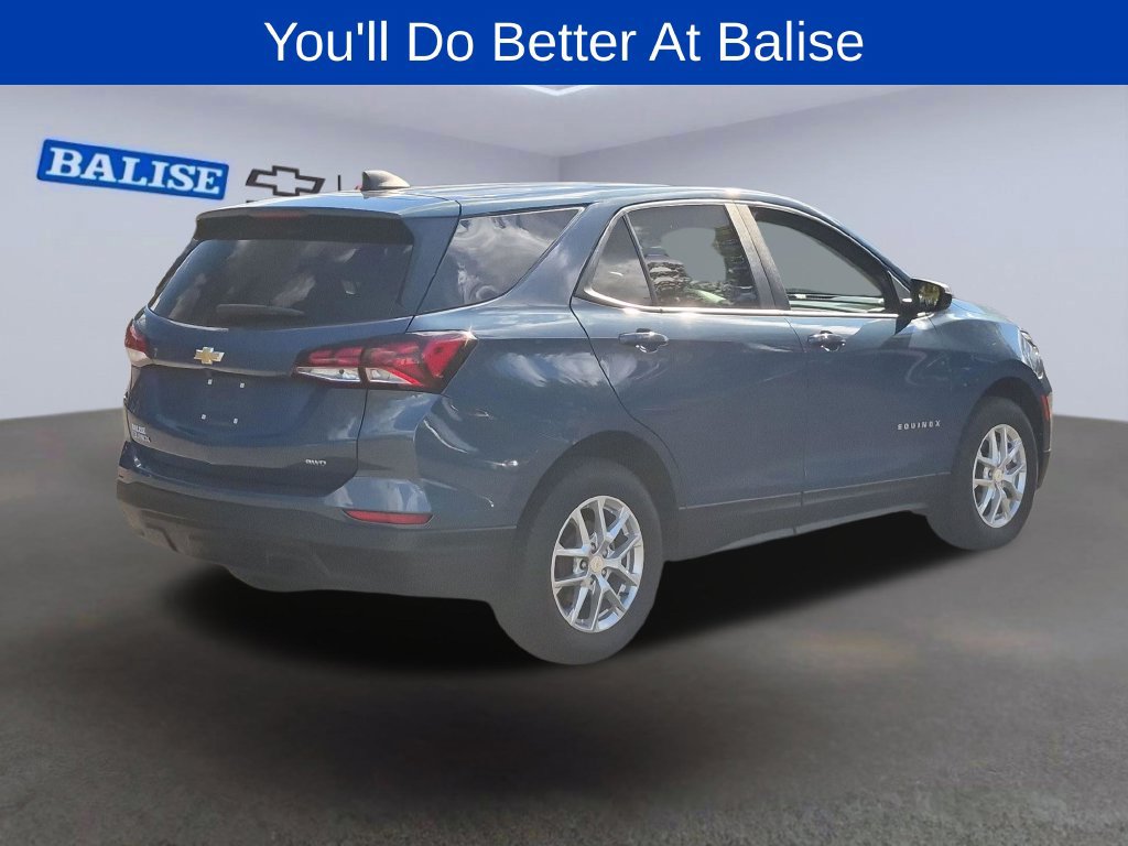 Used 2024 Chevrolet Equinox LS w/ LS Convenience Package AWD/4WD image 3