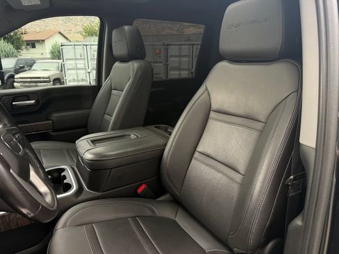 Used 2022 GMC Sierra 3500 Denali w/ Denali Black Diamond Edition AWD/4WD image 24