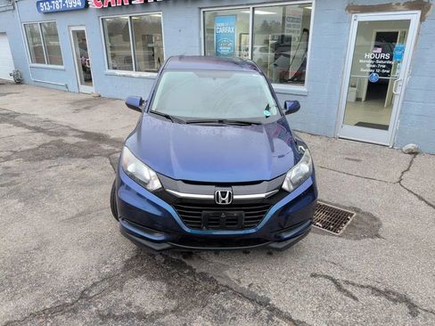 Used 2017 Honda HR-V LX image 4
