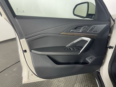 Used 2027 BMW X1 xDrive28i AWD/4WD image 9