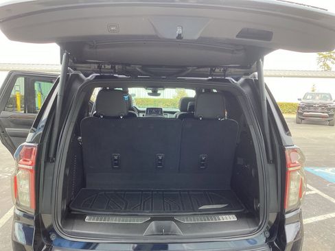 Used 2021 Chevrolet Tahoe Premier w/ Premium Package image 23