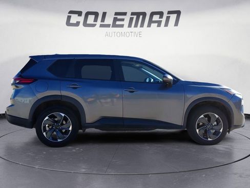 Used 2024 Nissan Rogue SV image 6