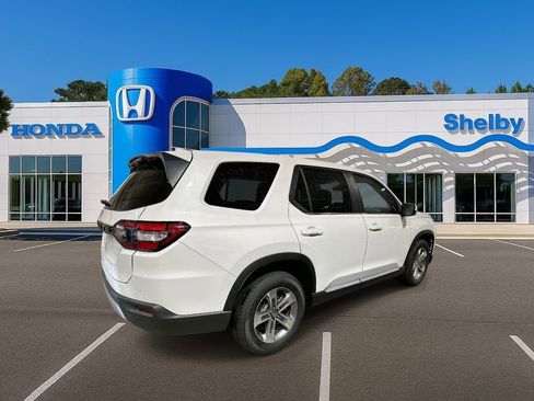 New 2025 Honda Pilot TrailSport image 8