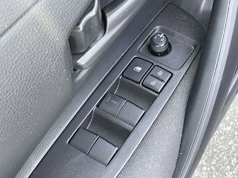 Used 2023 Toyota Corolla LE image 6