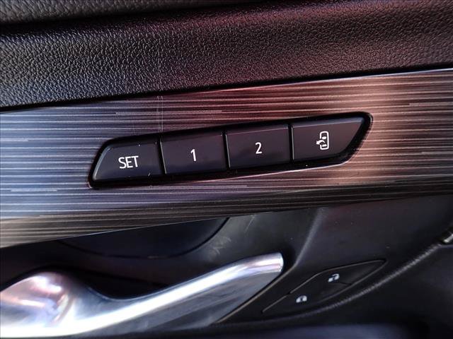 Used 2020 GMC Terrain SLT w/ Preferred Package AWD/4WD image 16