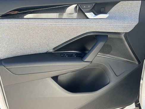 New 2026 Volkswagen Tiguan S FWD image 9