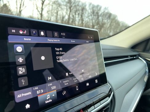 Used 2022 Jeep Compass Limited w/ Sun and Sound Group image 13