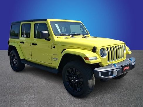 Used 2023 Jeep Wrangler Unlimited Sahara AWD/4WD image 3
