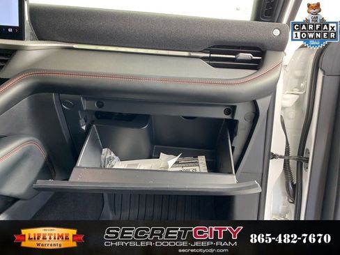 Used 2025 Ford Explorer ST-Line image 30