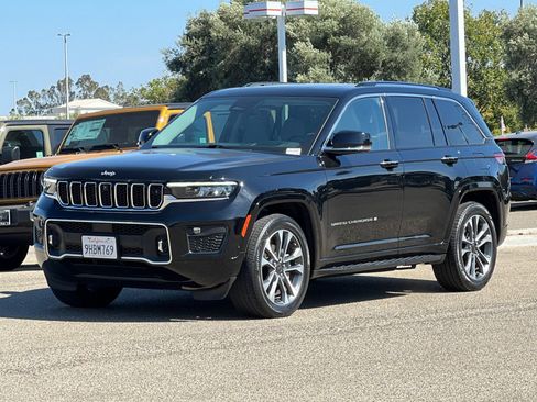 Used 2023 Jeep Grand Cherokee Overland w/ Adv Protech Group III AWD/4WD image 8