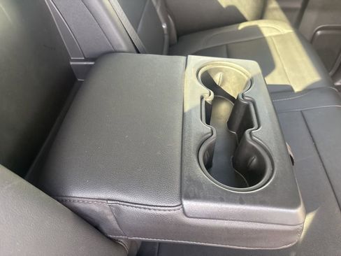 Used 2022 GMC Sierra 2500 SLT image 31