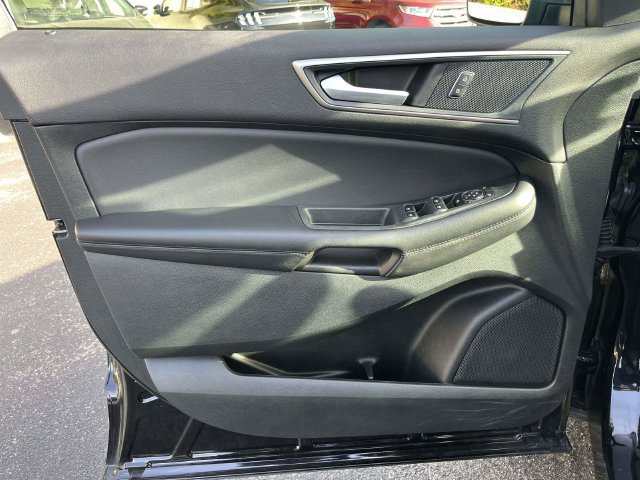 Used 2024 Ford Edge SEL AWD/4WD image 17