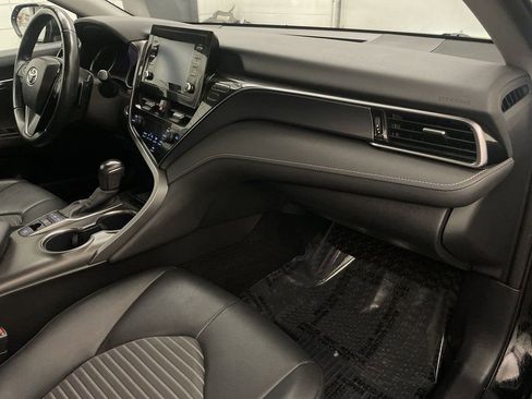 Used 2022 Toyota Camry SE w/ Convenience Package image 22