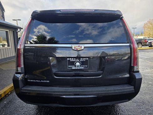 Used 2019 Cadillac Escalade ESV Platinum image 11
