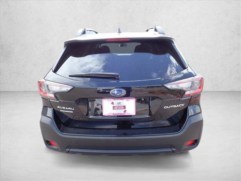 Used 2025 Subaru Outback Premium AWD/4WD image 3