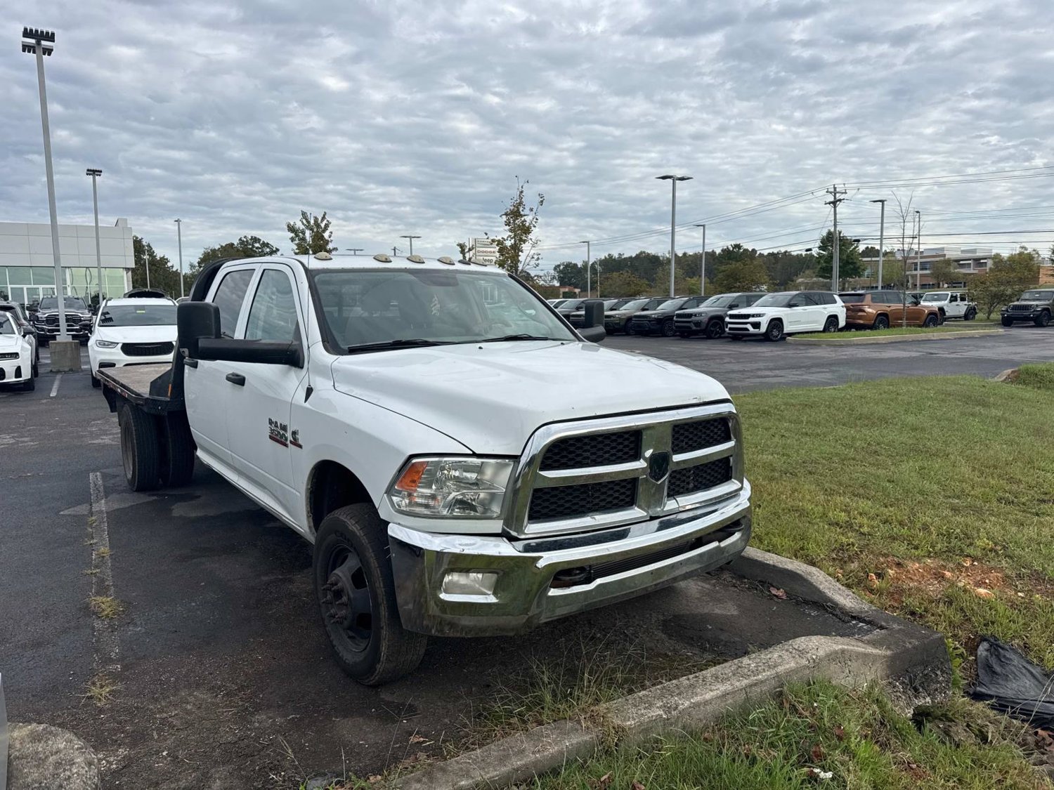 Used 2018 RAM 3500 Tradesman w/ Chrome Appearance Group AWD/4WD image 2