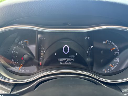 Used 2017 Jeep Grand Cherokee Limited AWD/4WD image 13