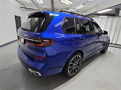 Used 2025 BMW X7 M60i image 8