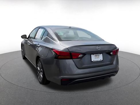 Used 2025 Nissan Altima 2.5 SV image 11