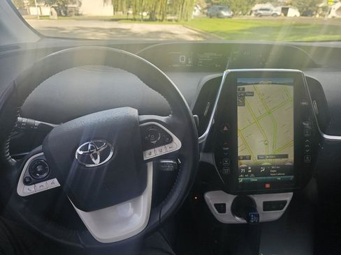 Used 2017 Toyota Prius Prime Advanced w/ Carpet Mat Package FWD image 14