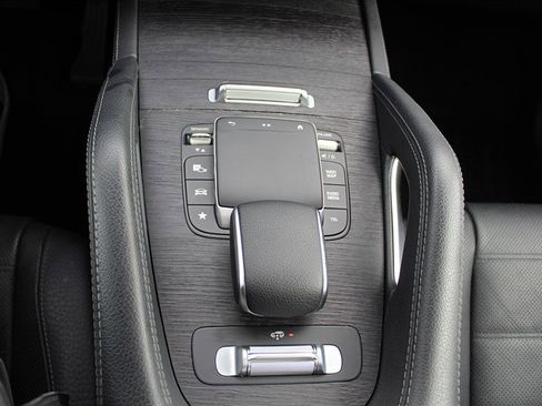 Used 2022 Mercedes-Benz GLS 450 4MATIC image 23