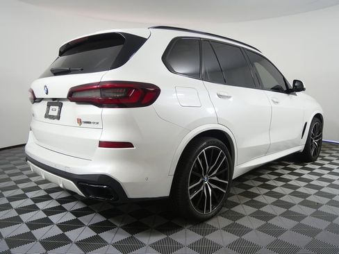 Certified 2022 BMW X5 sDrive40i w/ M Sport Package image 3