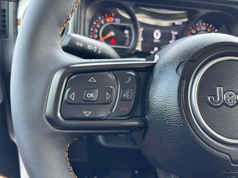 Used 2024 Jeep Wrangler Unlimited Sport AWD/4WD image 23