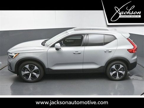 Certified 2025 Volvo XC40 B5 Core w/ Protection Package Premier image 46