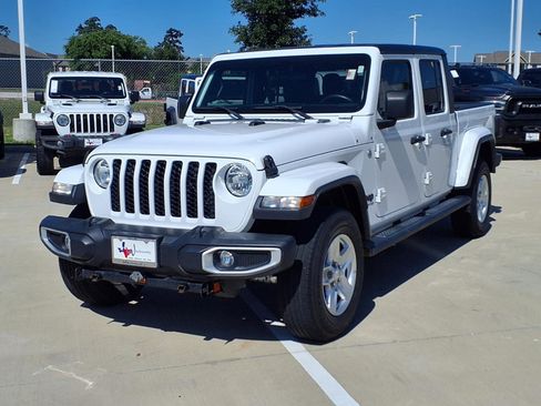 Used 2021 Jeep Gladiator Sport AWD/4WD image 3