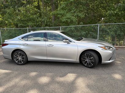 Used 2025 Lexus ES 350 w/ Premium Package