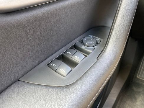 Used 2025 Chevrolet Blazer LT FWD image 29
