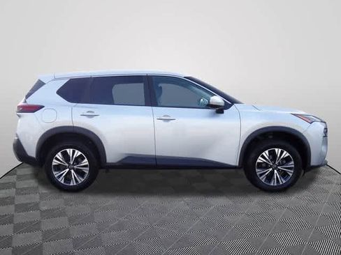 Used 2023 Nissan Rogue SV image 4