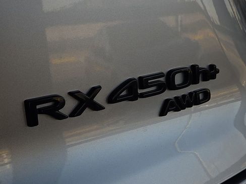 Used 2025 Lexus RX 450h AWD w/ Luxury Package image 11