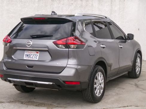 Used 2018 Nissan Rogue SV FWD image 9
