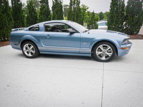 Used 2006 Ford Mustang GT Premium RWD image 11