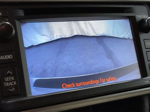 Used 2013 Toyota Highlander Plus image 29