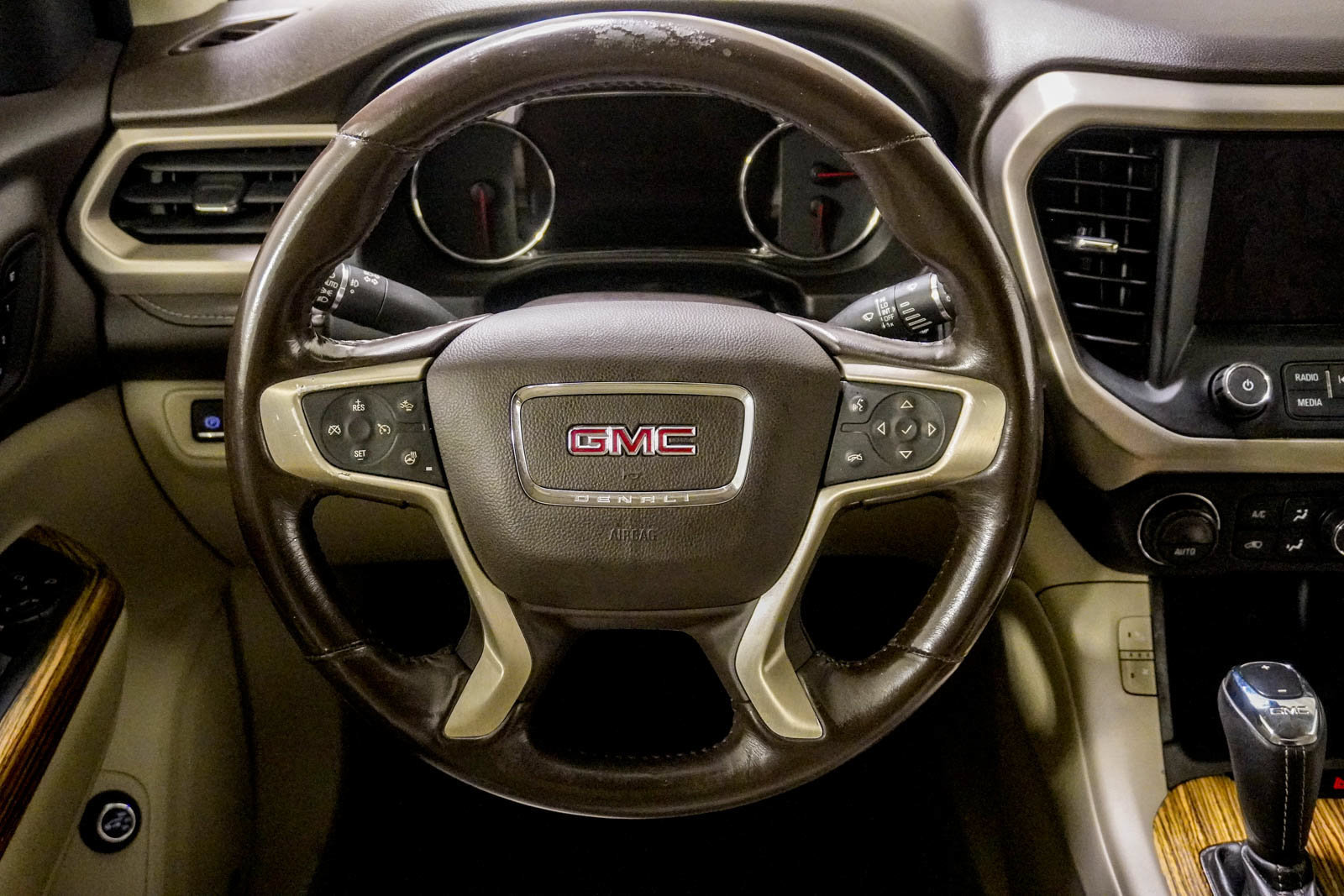 Used 2017 GMC Acadia Denali w/ Technology Package AWD/4WD image 22